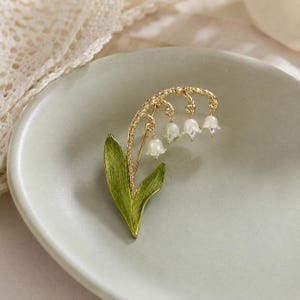 Lily of the Valley Brooch Vintage Flower Pin Green Leaf Enamel Jewelry Delicate Bridal Wedding Dress Brooch Cottagecore Plant Gift for Her