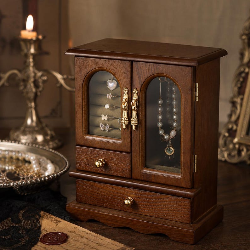 Luxe vintage houten sieradendoos met kettingcarrousel en glazen deuren, antieke ringorganizer, donkere academische stijl, cadeau voor haar afbeelding 8