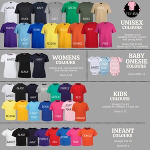 Puede incluir: Una carta de colores que muestra varias camisetas y bodies para beb&eacute;s clasificados por estilo. La imagen presenta filas de prendas en blanco, negro, azul marino, gris, verde, caqui, hueso, morado, azul claro, real, amarillo, oro, naranja, rojo y rosa.