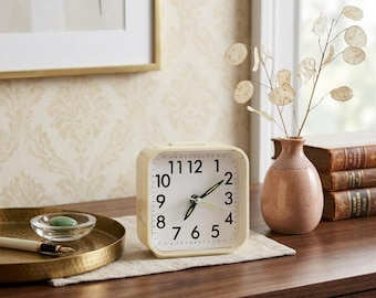 Despertador silencioso para personas con sueño profundo: reloj de mesilla de noche sin tictac con luz nocturna.