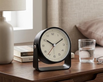 Mini reloj despertador de metal, reloj de escritorio de cuarzo silencioso, decoración minimalista para la oficina.