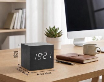 Reloj despertador digital de madera, pantalla LED activada por voz, reloj de escritorio minimalista moderno.