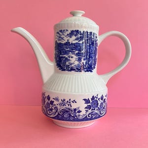 Cafetera inglesa antigua "Escena inglesa" – azul y blanca – Broadhurst, Staffordshire – Mediados de siglo