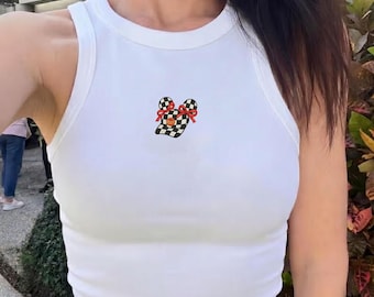 Lightning McQueen besticktes Tanktop, Disney Cars 95 Coquette Bow Shirt, Pixar Disney Urlaub Tanktop, süßes Mädchen Trip Outfit Tee