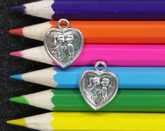 Boy Girl Kissing Love Heart Valentines Silver Charm Pendant C1033 10 PCS