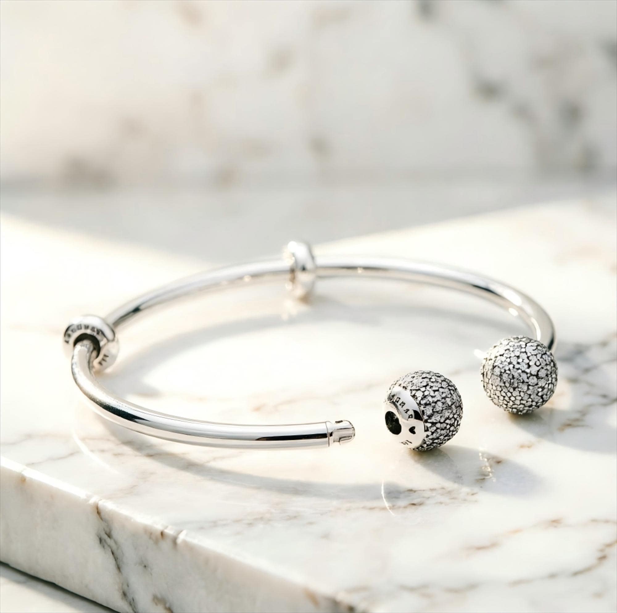 Pandora open bangle - Etsy 日本