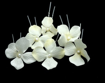 Set of 6 hydrangea flowers with culture fresh water pearl Center Hair pins
