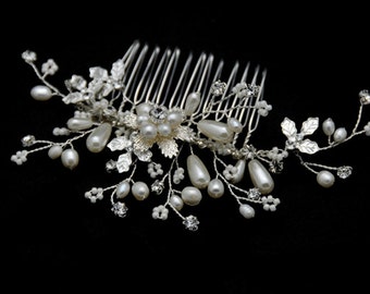 Vintage Inspired - Clear Rhinestone Crystal & Fresh water pearl bridal hair comb