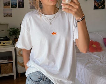 Goldfisch Minimalistisches Unisex-Schwergewichts-Mode-T-Shirt | Trendy Teen Sommer Outfit Beliebte Mädchen Stil Back to School Herbsttrends Alt