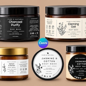 Peut inclure: Cinq pots en verre ambré de gel douche avec couvercles noirs. Les étiquettes indiquent Charcoal Purify, Calming Oat, Refresh & Renew et Jasmine & Cotton. Chaque étiquette liste les ingrédients, le mode d'emploi et un volume de 236 ml.