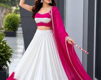 Conjunto Lehenga Choli de algodão branco, modelo 8M, com saia rodada, detalhes em espelho, renda e dupatta rosa, costurado à mão. Ideal para Navratri, Garba, Chaniya Choli, casamento indiano e festas.