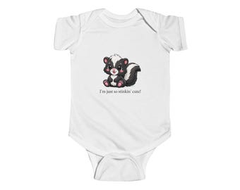 Body con illustrazione di una puzzola per neonati / Abbigliamento per neonati "Piccolo Puzzone"