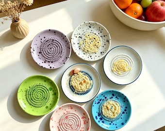 Bol rallador de ajo de cerámica hecho a mano, plato rallador de jengibre y ajo de 11,7 cm, herramienta de cocina artesanal para rallar chocolate, queso y verduras.