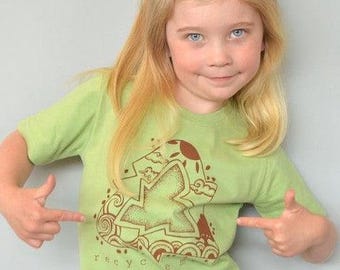 Camiseta infantil de algodón orgánico: Símbolo de reciclaje ecológico