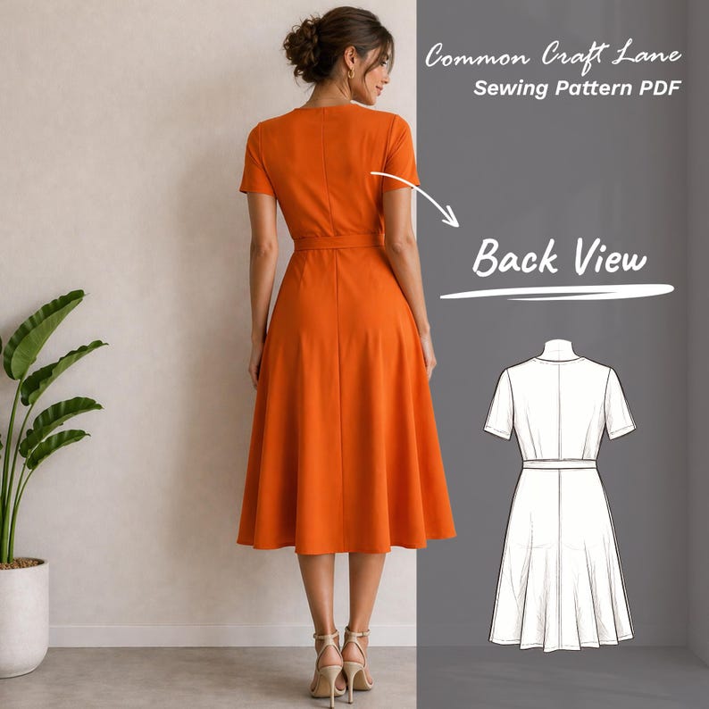 Puede incluir: Un vestido naranja con cuello en V y mangas cortas se muestra desde la espalda. El vestido tiene cintura entallada y falda acampanada. Tambi&eacute;n se ve el texto "Common Craft Lane Sewing Pattern PDF" y "Back View".