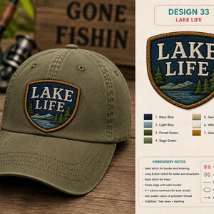 Peut inclure: Casquette de baseball vert olive avec un écusson "Lake Life". L'écusson présente un fond bleu marine avec des lettres blanches, une scène de lac et des arbres verts. La casquette a une visière incurvée et un design classique à six panneaux.