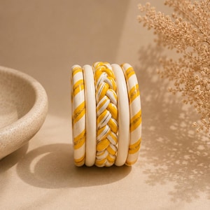 Conjunto de 8 brazaletes Sunshine Lac / Brazaletes indios hechos a mano para mujer / Conjunto de pulseras étnicas apilables / Conjunto de 8 brazaletes de goma laca pura