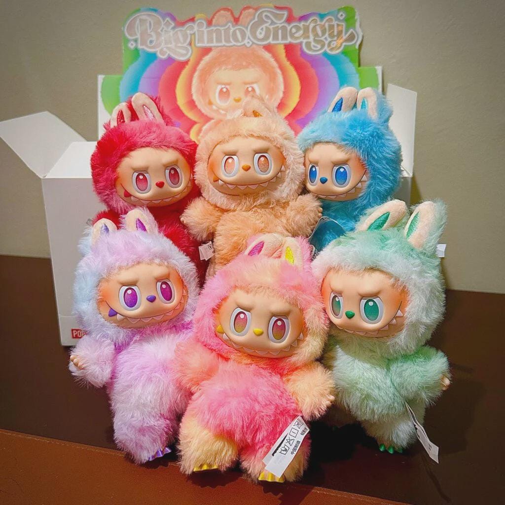 ラブブ　パリルーブル限定　フィギュアとキーチェーン ルーブル限定 Labubu アイテム！ : r/PopMartCollectors