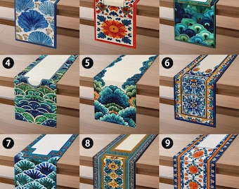 Camino de mesa de lino: Decoración de mesa de comedor con flores, tulipanes y mariposas en acuarela.