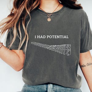 Comfort Colors® „Ich hatte Potenzial“-Shirt, lustiges Domino-T-Shirt, minimalistisches Grafik-T-Shirt, Geschenk für Nerds, Shirt für Bücherwürmer, trendiges Unisex-T-Shirt