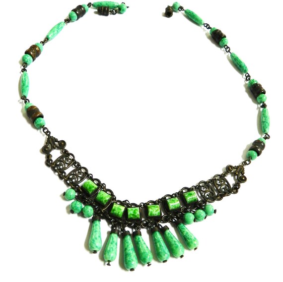 Fabulous Drippy 1920s Czech Drippy faux Jade Necklace