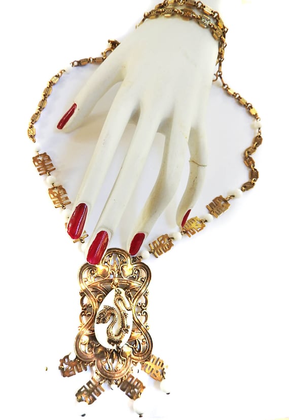 Asian Griffin Pendant 1940s Necklace