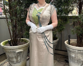 1890s Victorian evening dress costume in silver satin & green silk taffeta