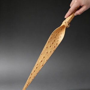Handgjord paddel i strutsläder för lek, äkta läder, smiskleksak, unik märkeslämnande textur, BDSM-spelrekvisita, 20 tum bild 9