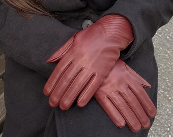 Guanti da donna in pelle bordeaux, veri guanti invernali da guida, eleganti e classici, un regalo perfetto.