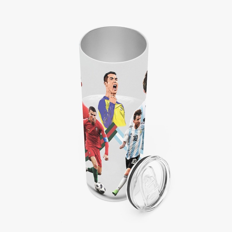 Bicchiere termico da 20 oz per la Coppa del Mondo di calcio 2026, con design di Messi e Cristiano Ronaldo, ideale per i tifosi di calcio. immagine 3
