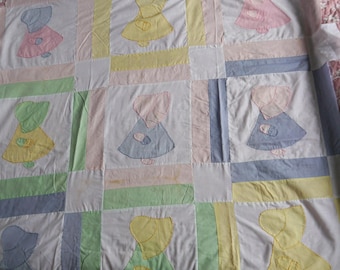 VINTAGE APPLIQUED SUNBONNET SUE TIED QUILT 1930's PINK, BLUE