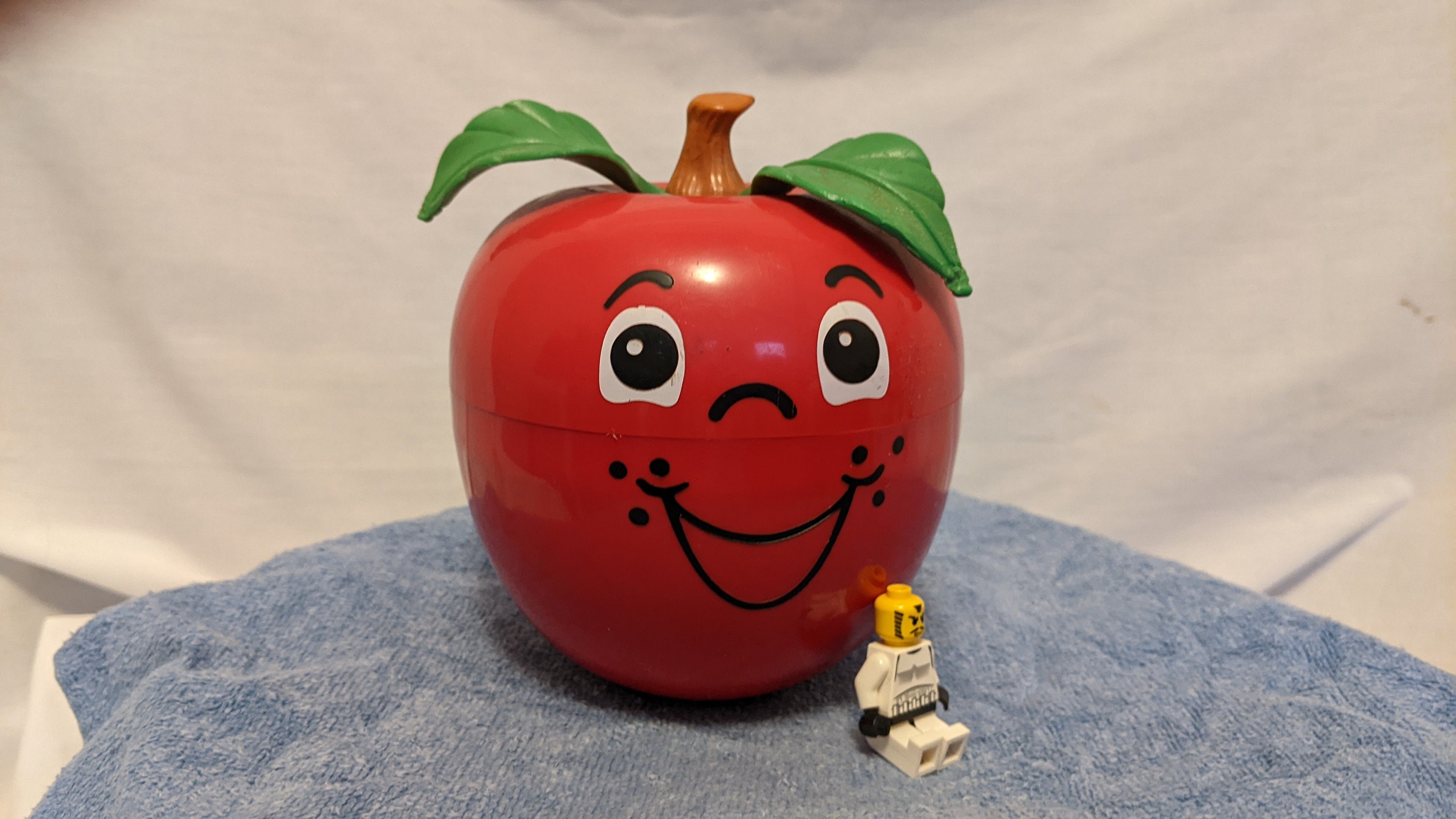 Fisher price apple chime toy hotsell