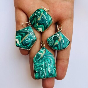 Großer grüner Malachit ausgefallene Cabochon Anhänger, 4 Stück 80ct Edelstein Statement Boho Halskette