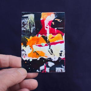 aceo, collage nr 2/2025, litet originalkonstsamlarkort, collage, färgglatt, abstrakt litet konstverk, signerat, papper