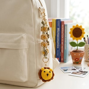 Boho handvävd mini-prästkrage i makramé-stil med ryggsäck, nyckelring med blommig väska, present till skolstart för tonåringar, accessoar till studenthem