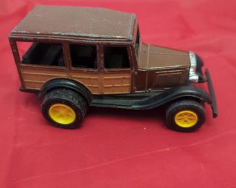 Vintage 1974 TootsieToy Ford Collector's Customized Model A Series Woody