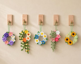 かぎ針編みの花のリースチャーム、手作りの花の壁掛け、車のミラー装飾、コテージコア ボヘミアンスタイル