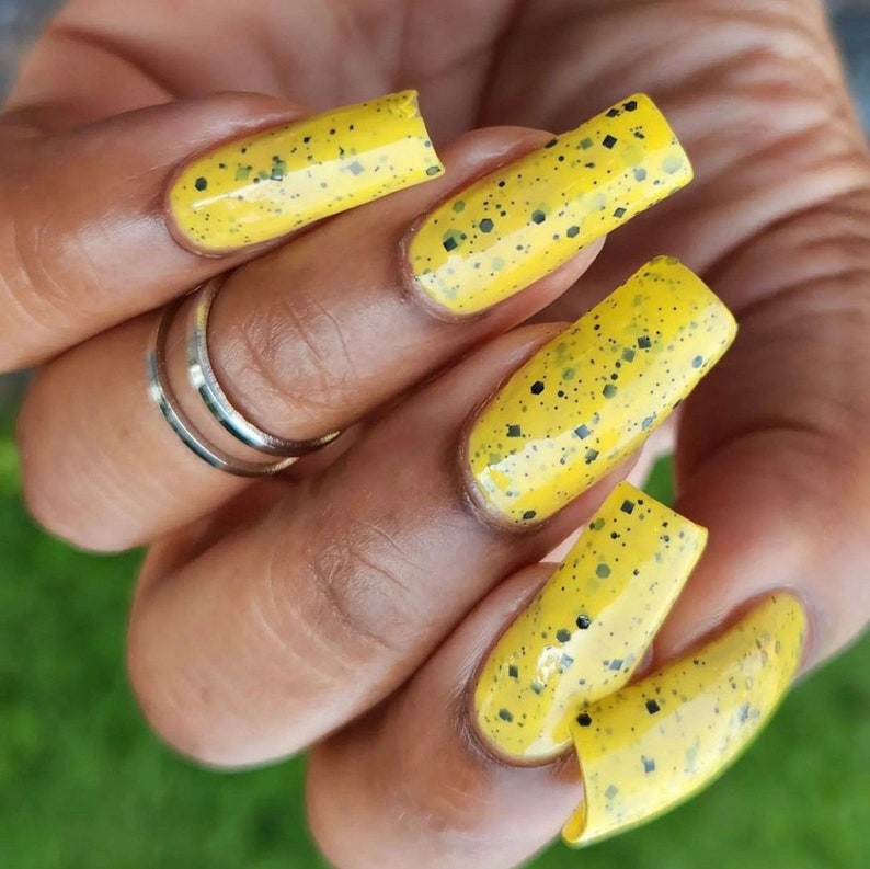 Buzzy Bee custom yellow crelly black glitter nail polish image 5
