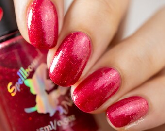Eros - Esmalte de uñas rojo frambuesa brillante, inspirado en los dioses griegos.