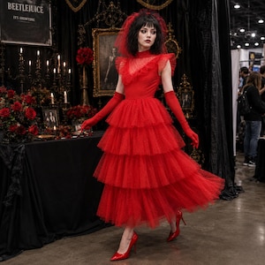lydia beetle juice red dress Lydia Deetz Red Wedding Dress Beetlejuice