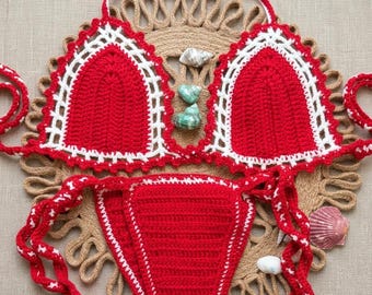 Handgemachter Häkelbikini mit Roten, Weißen, Gelben Blumen- und Flaggenmustern