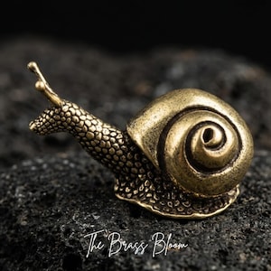 Solid Brass Snail Figurine, Handmade Snail Statue, Mini Animal Sculpture, Tea Pet Ornament, Desk Decor, Paperweight Gift, Garden Decor