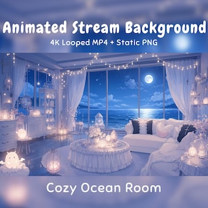 Könnte beinhalten: Ein animierter Stream-Hintergrund mit dem Titel Cozy Ocean Room, der einen blau getönten Innenraum mit weißem Sofa, rundem Couchtisch, Lichterketten und einem großen Fenster mit Blick auf ein mondbeschienenes Meer zeigt. Inklusive 4K MP4 und PNG.