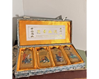 Set di boccette da tabacco da fiuto cinesi Fan Zeng con bottiglie di vetro dipinte all'interno, in scatola, arte asiatica