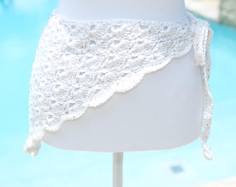 Cubrebañador de ganchillo hecho a mano. Blanco con lentejuelas.