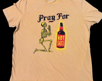 100% cotton Sz XXL Men Yellow T-shirt Lucky Brand Pray for Sauce NWT Casual