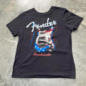 Fender Gebrauchtes Large T-shirt Bild 2