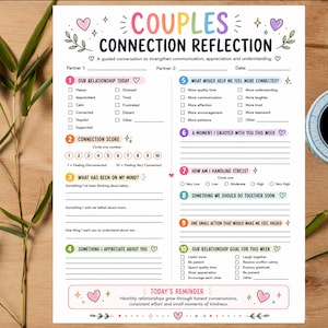 Puede incluir: Una hoja de papel blanca titulada Couples Connection Reflection con encabezados coloridos y secciones numeradas del uno al diez. El documento incluye casillas de verificación, líneas para escribir y sugerencias para la comunicación, el aprecio y la comprensión.