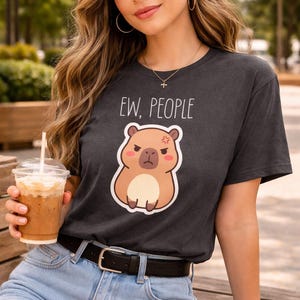 Grumpy capibara-T-shirt, Ew People Animal-shirt met print