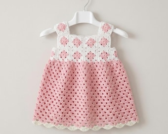 Patrón de ganchillo para vestido de bebé estilo abuela, ideal para principiantes, instrucciones paso a paso en PDF.